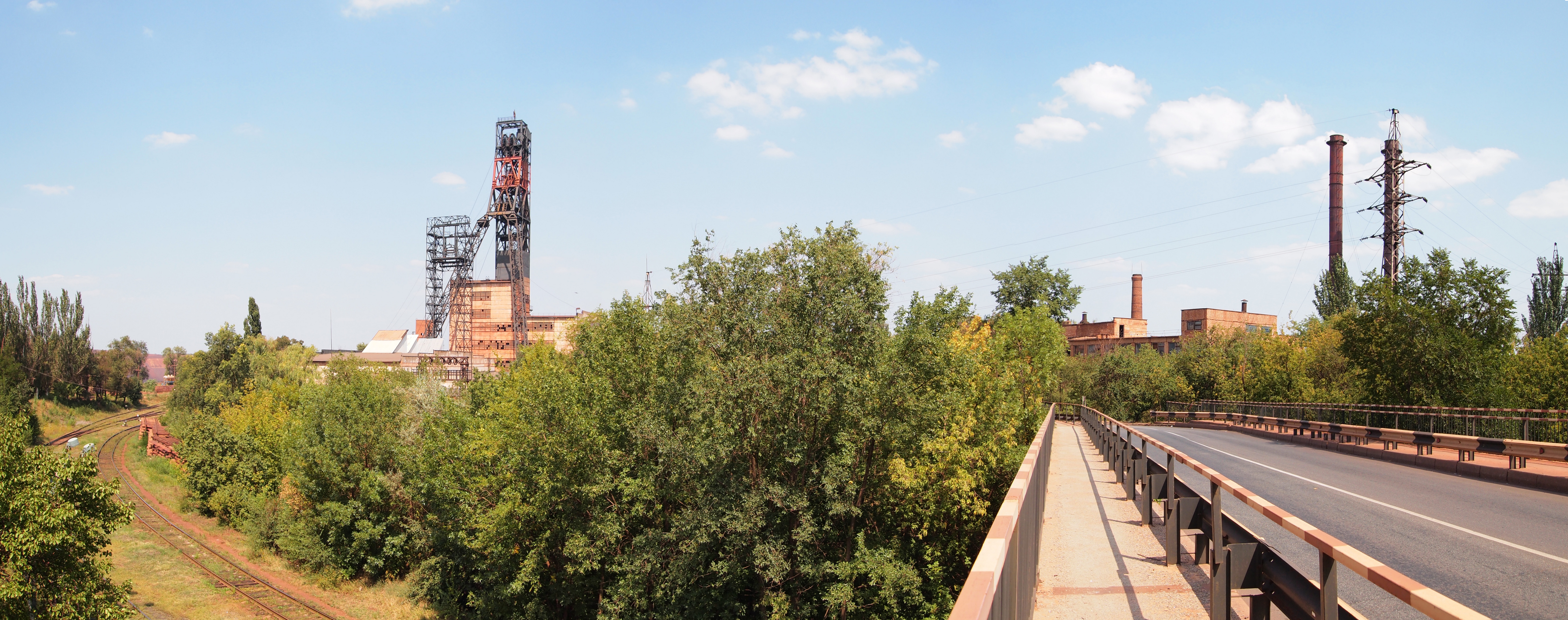 Archive view of an industrial area and road in Kryvyi Rih in 2013.